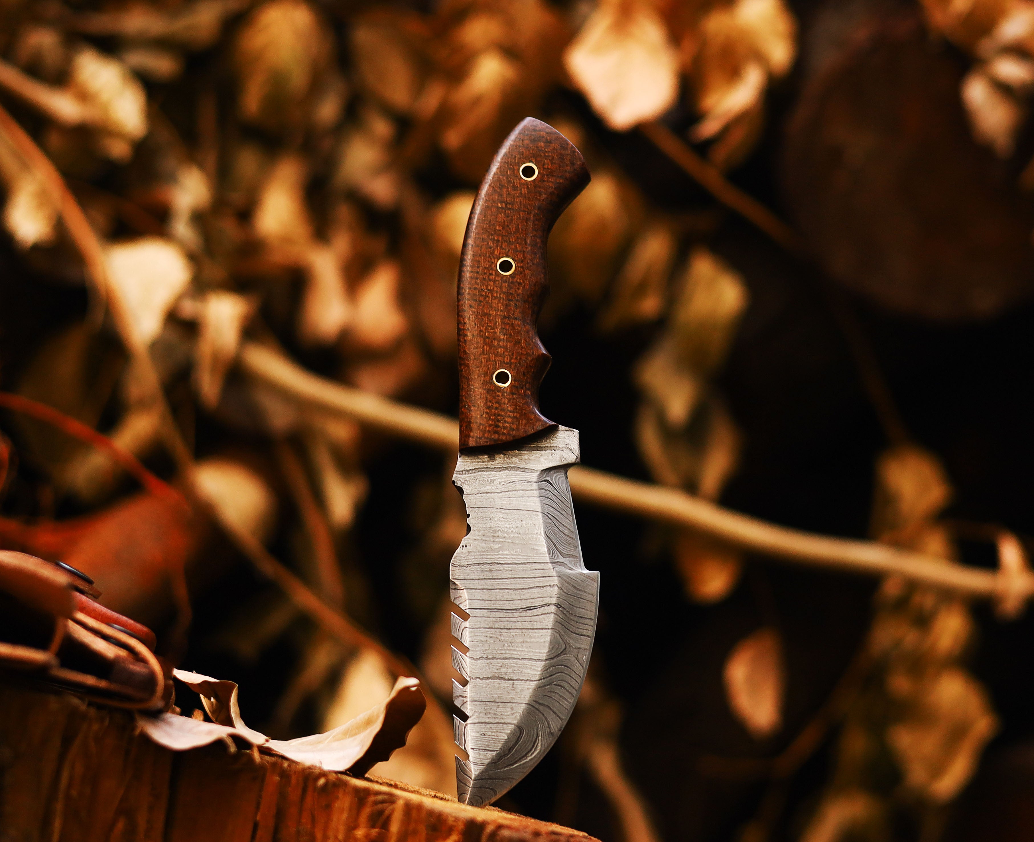 Handmade Damascus Steel Hunting Knife - Precision Craftsmanship for Exquisite Outdoor Performance