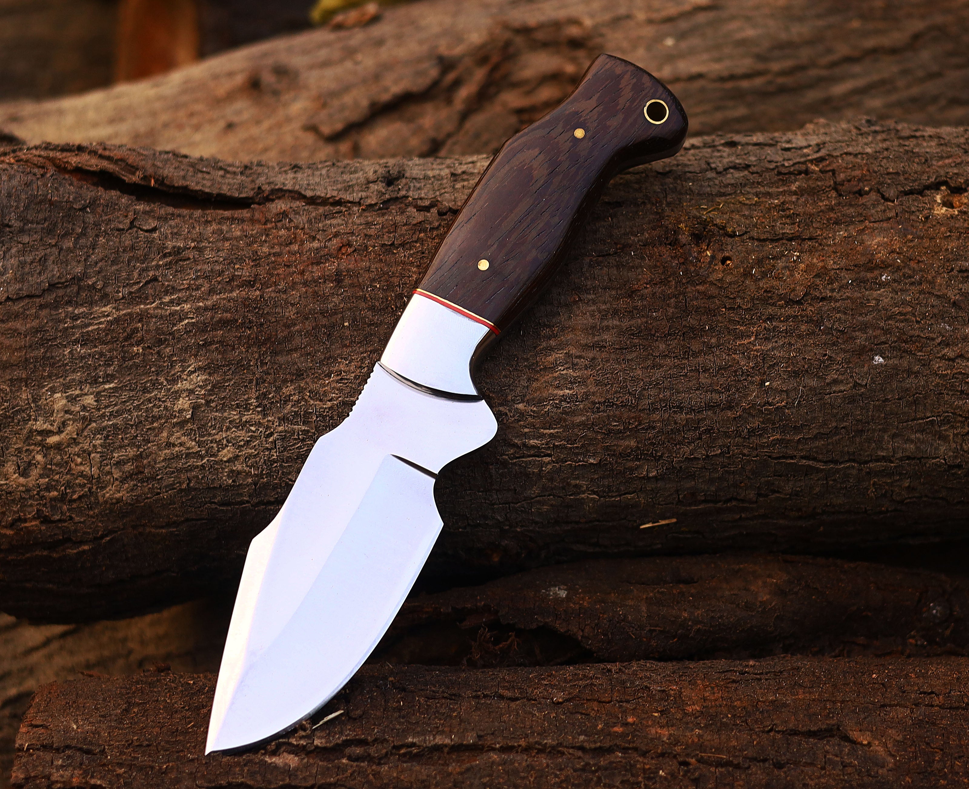 Handmade High Carbon Stainless Steel Hunting Skinner Knife - Precision Craftsmanship for Ultimate Outdoor Performance