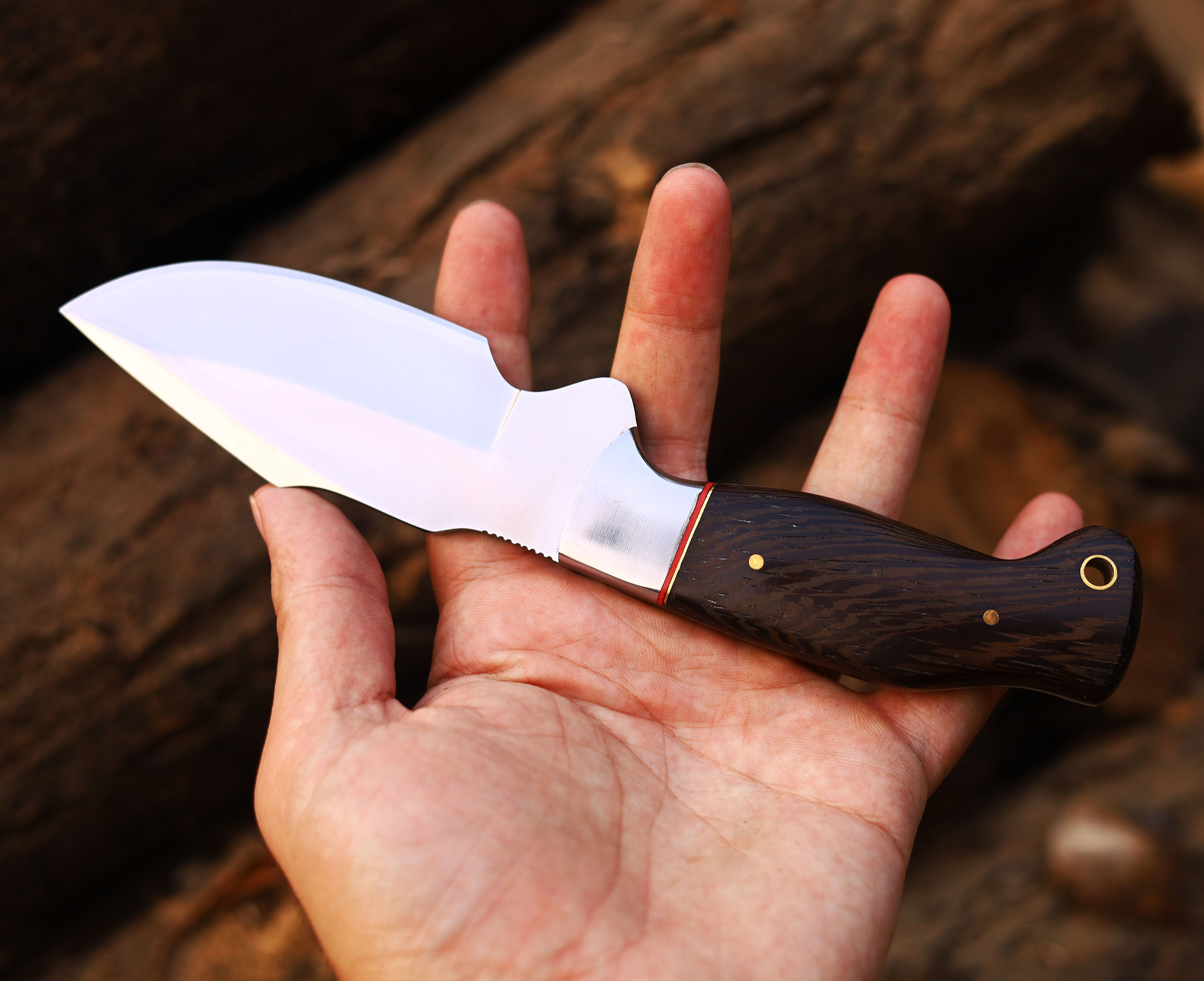 Handmade High Carbon Stainless Steel Hunting Skinner Knife - Precision Craftsmanship for Ultimate Outdoor Performance