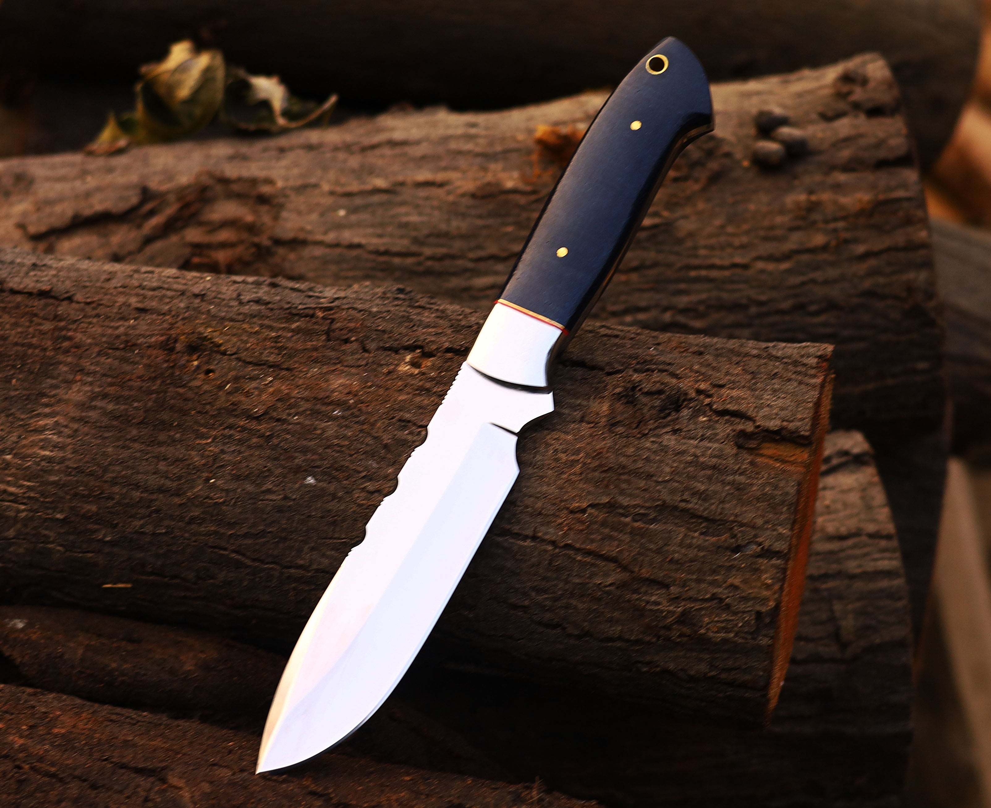 Handmade High Carbon Stainless Steel Hunting Knife - Precision Craftsmanship for Superior Outdoor Performance