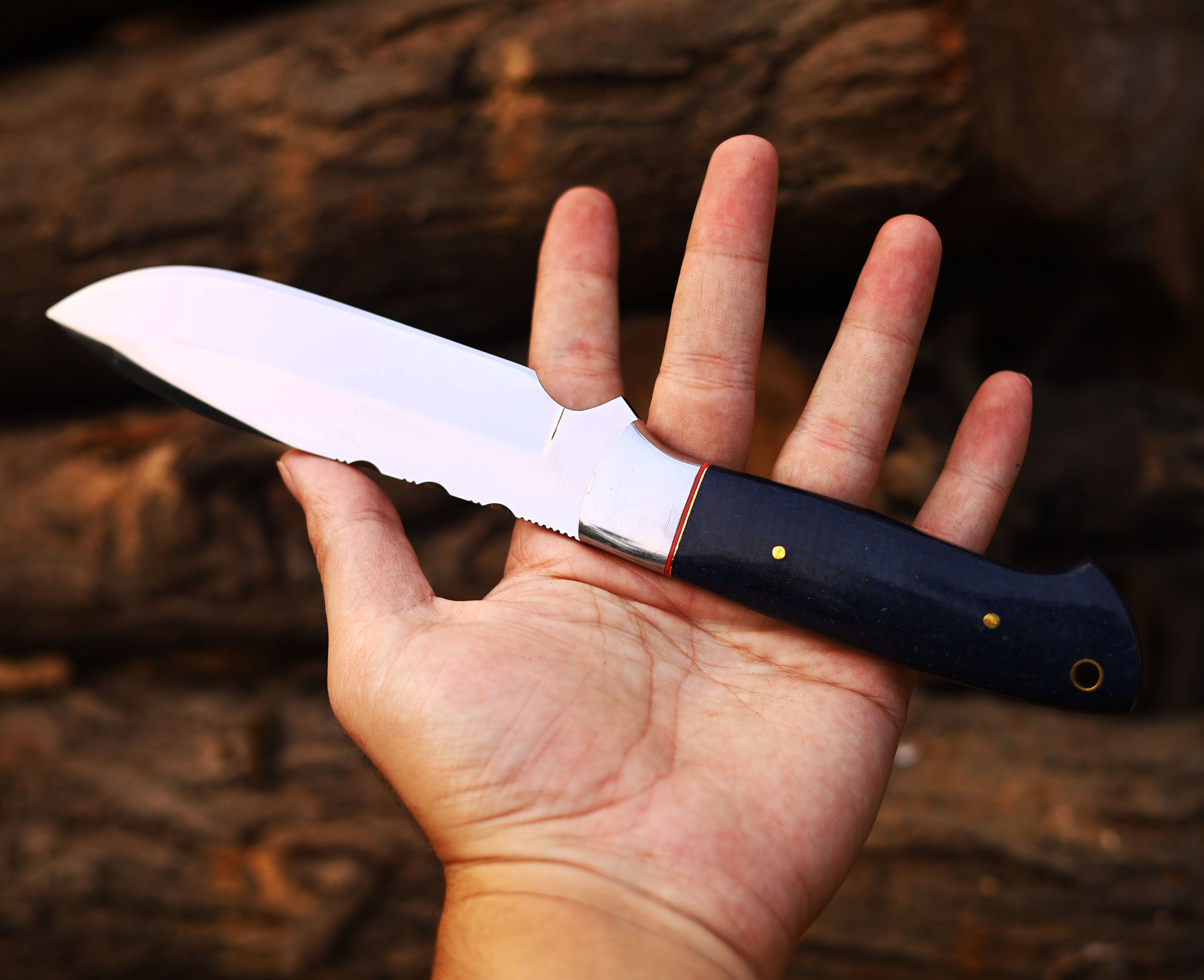 Handmade High Carbon Stainless Steel Hunting Knife - Precision Craftsmanship for Superior Outdoor Performance