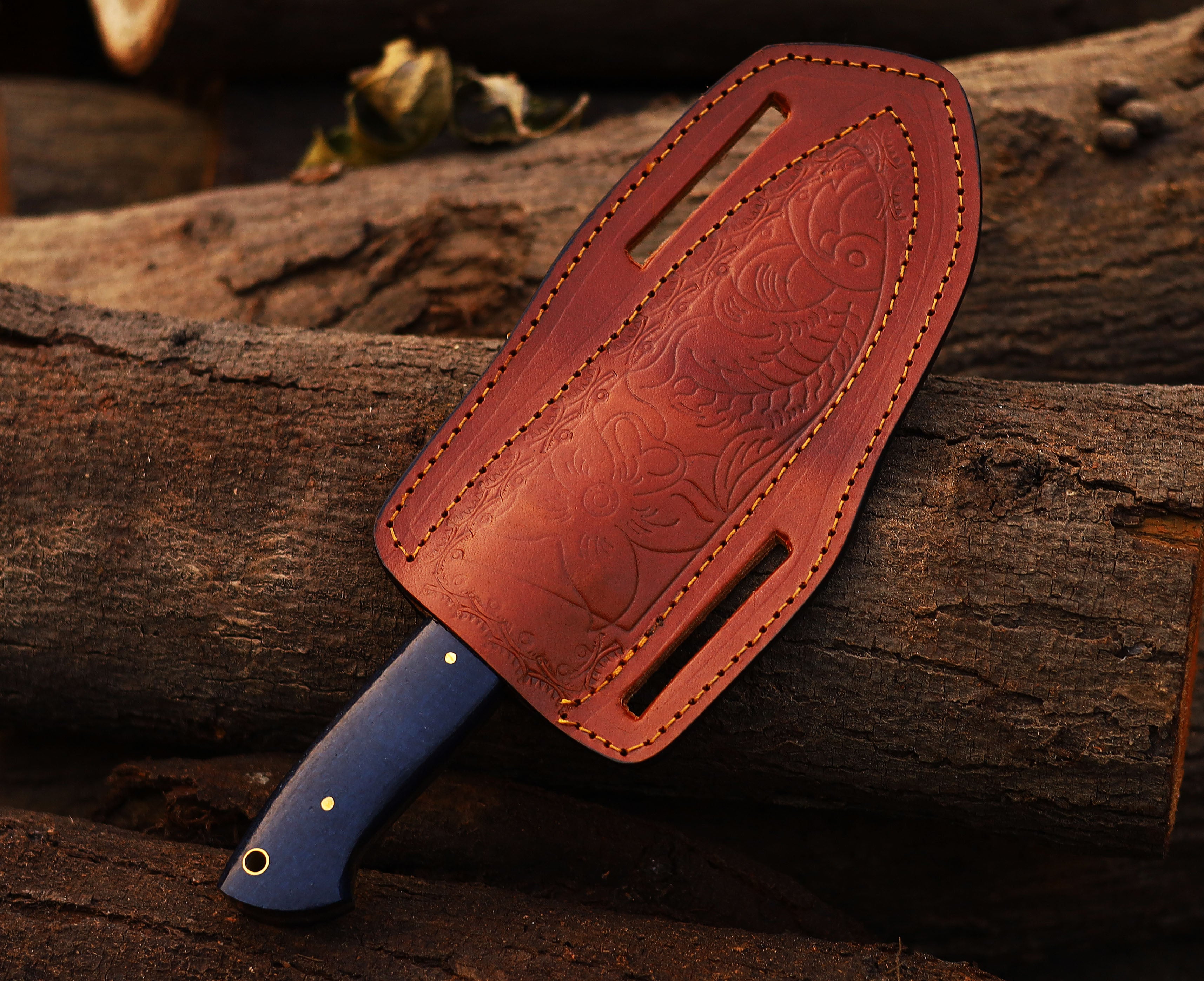 Handmade High Carbon Stainless Steel Hunting Knife - Precision Craftsmanship for Superior Outdoor Performance