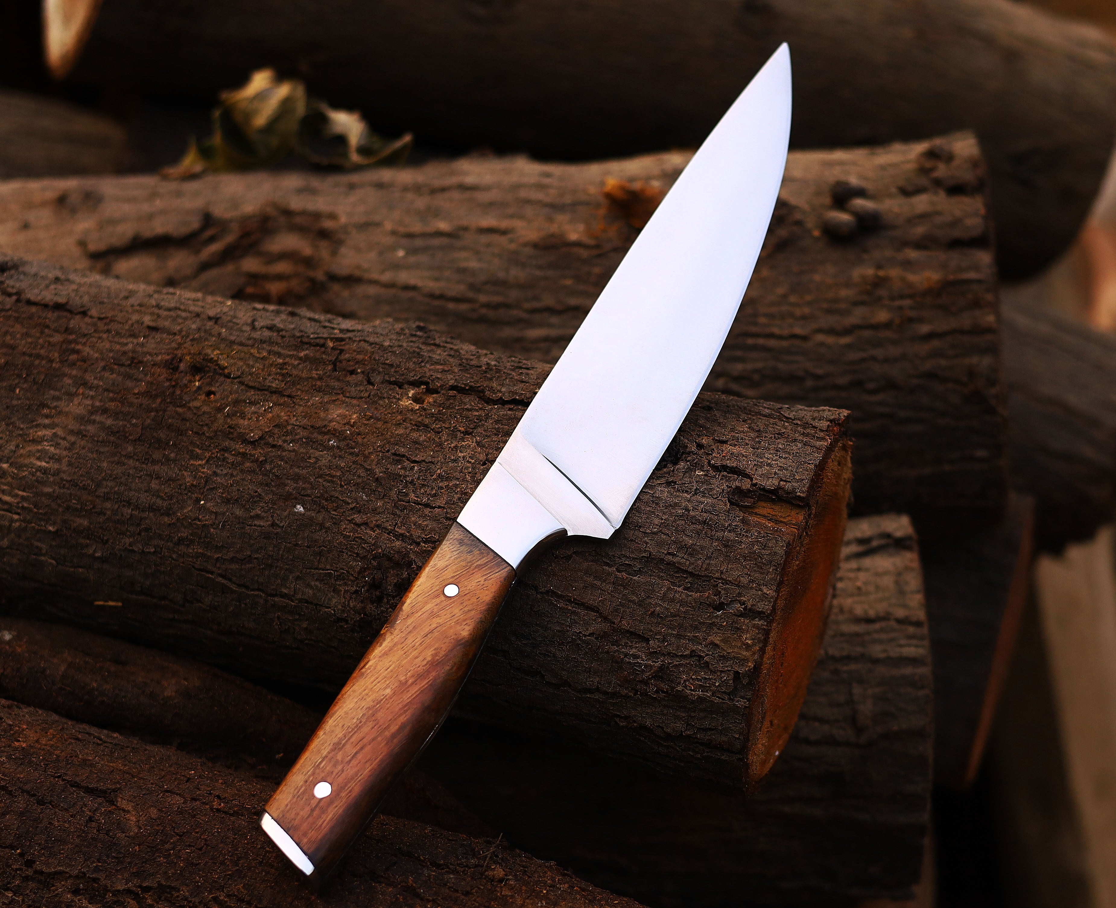 Handmade High Carbon Stainless Steel Hunting Knife - Precision Craftsmanship for Superior Outdoor Performance