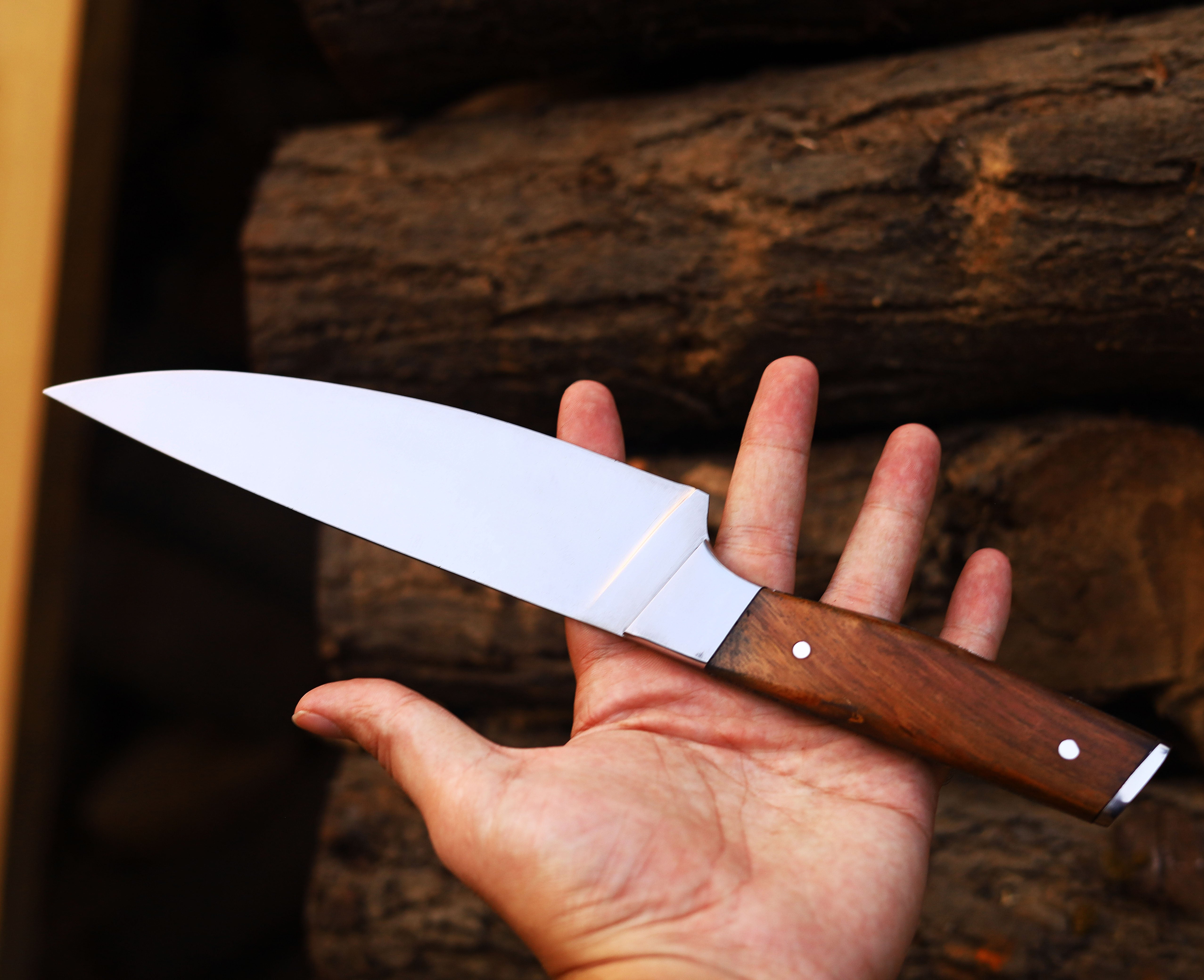 Handmade High Carbon Stainless Steel Hunting Knife - Precision Craftsmanship for Superior Outdoor Performance