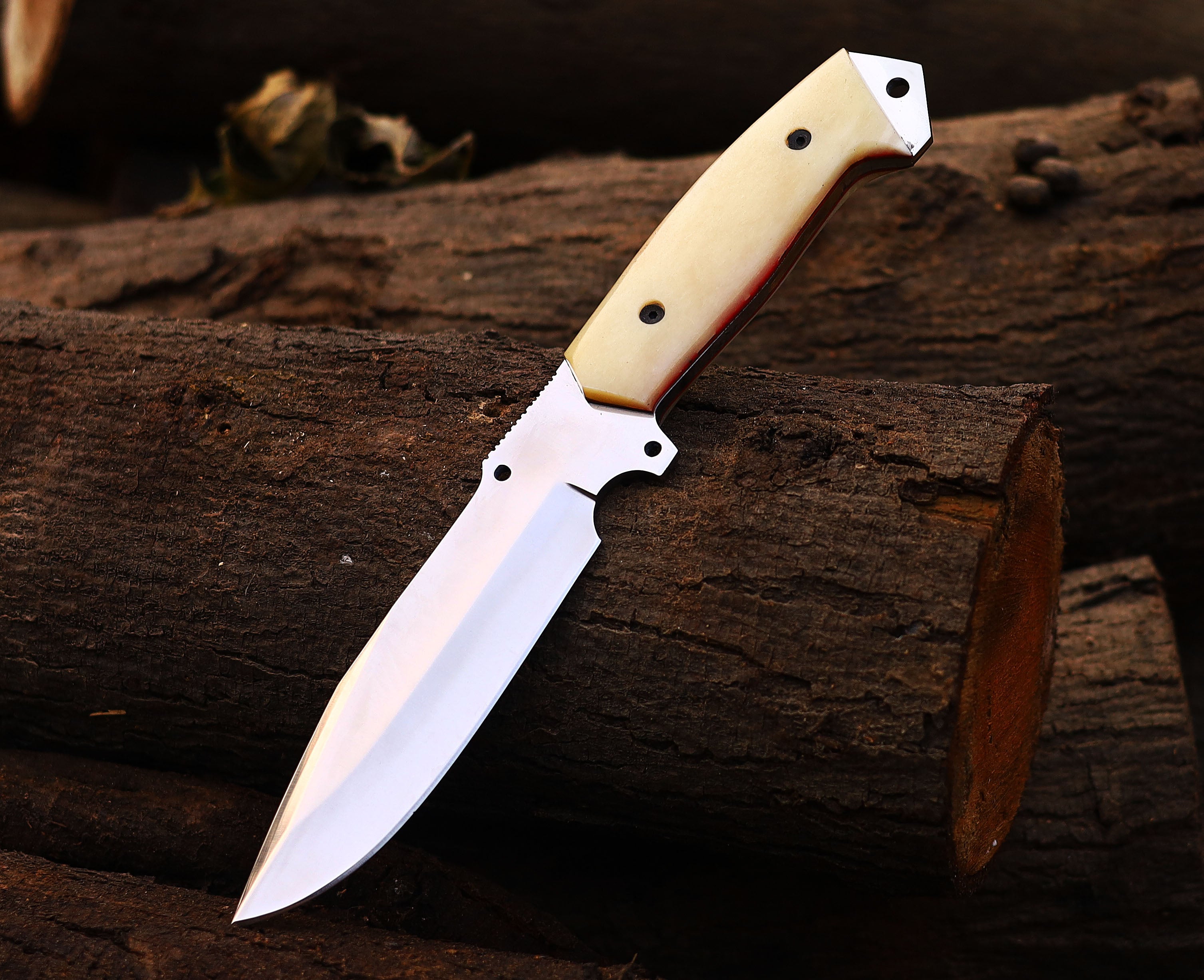 Handmade High Carbon Stainless Steel Hunting Knife - Precision Craftsmanship for Superior Outdoor Performance