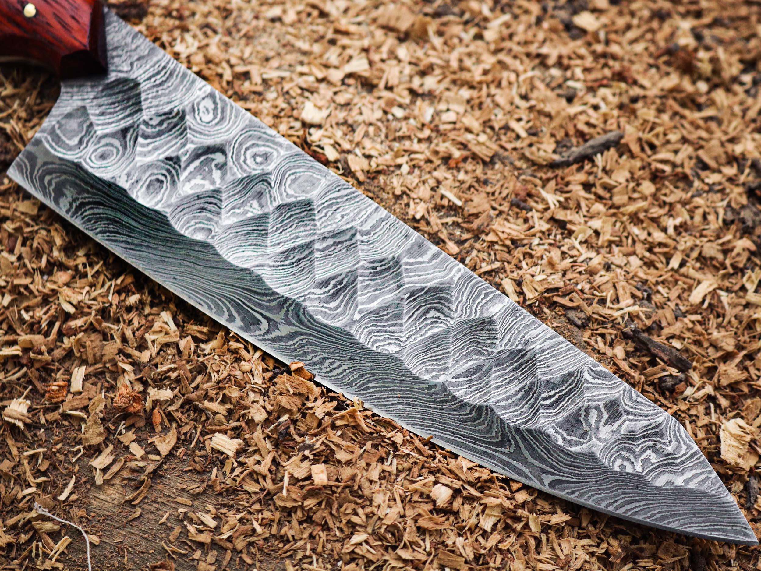 Get the Expertly Forged Damascus Steel Chef Knife – Professional Culinary Tool – Only $129.00