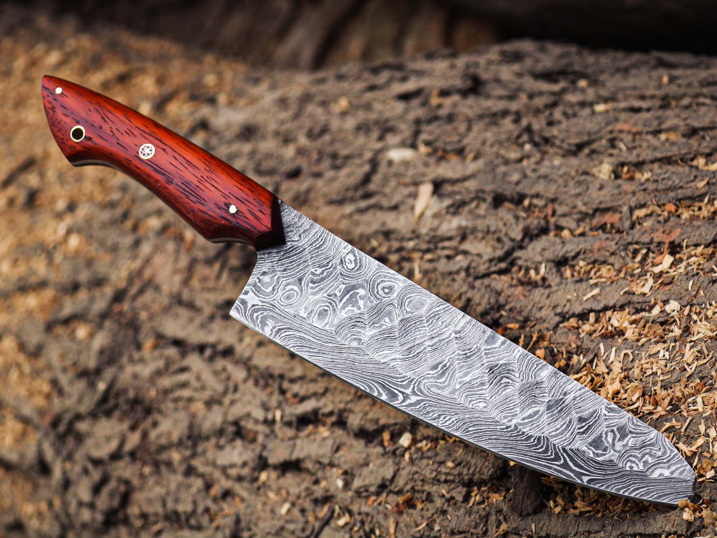 Get the Expertly Forged Damascus Steel Chef Knife – Professional Culinary Tool – Only $129.00