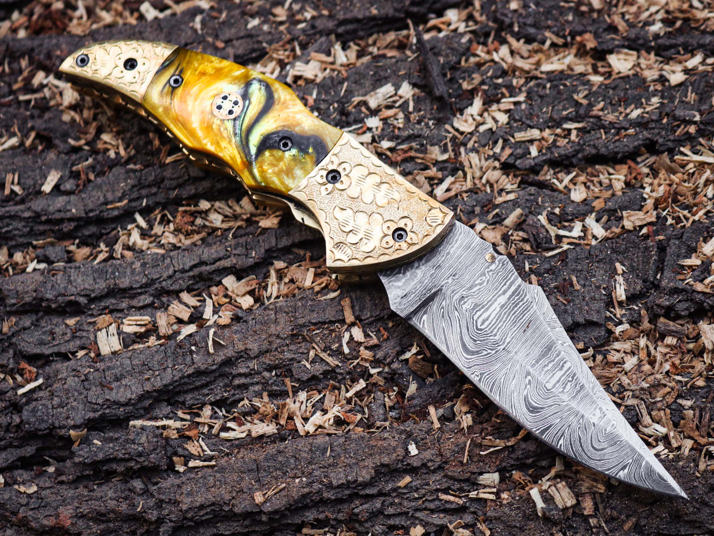 Best Handmade Damascus Folding Knife – Pocket Knife for Men & Women, Just $89