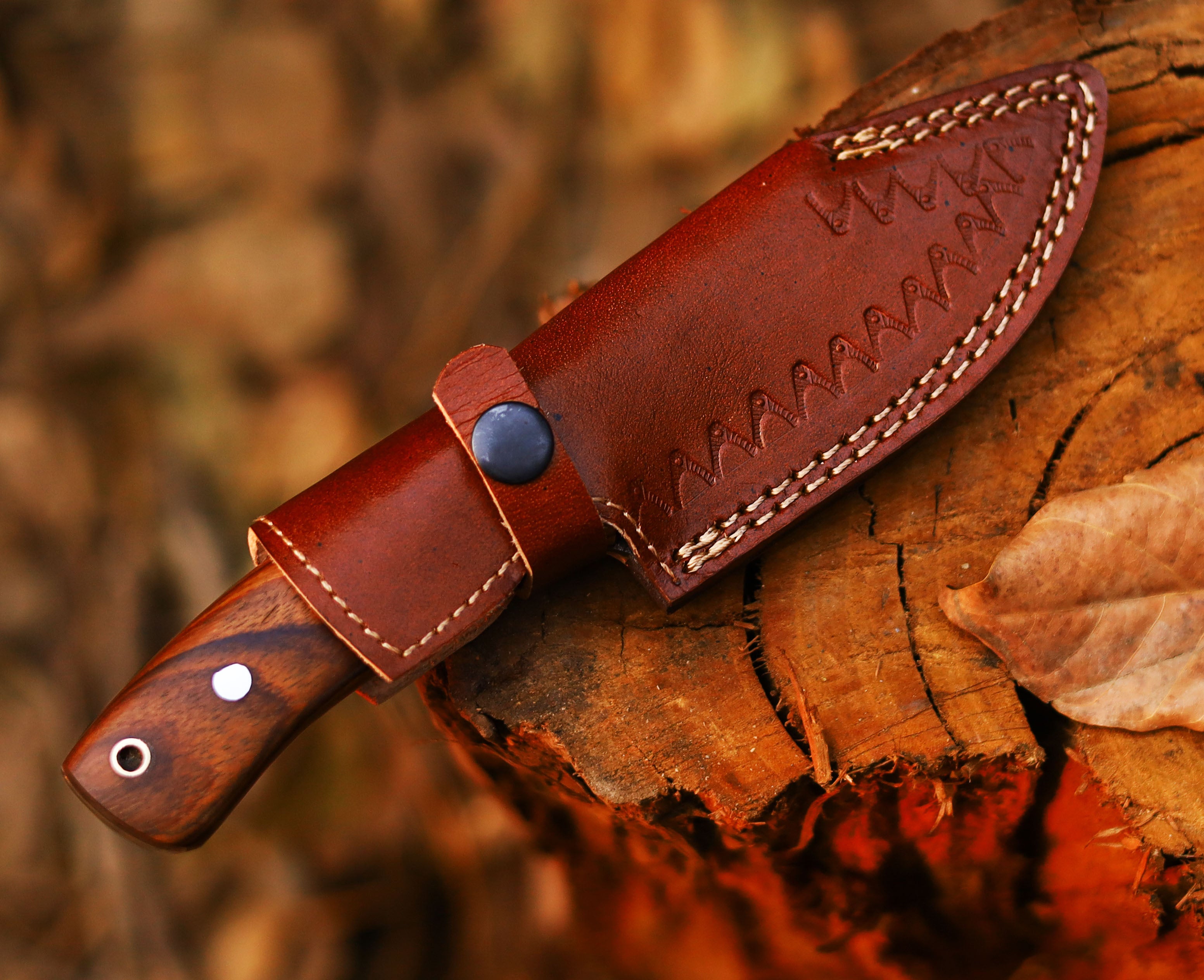 Handmade High Carbon Stainless Steel Hunting Knife - Precision Craftsmanship for Superior Outdoor Performance