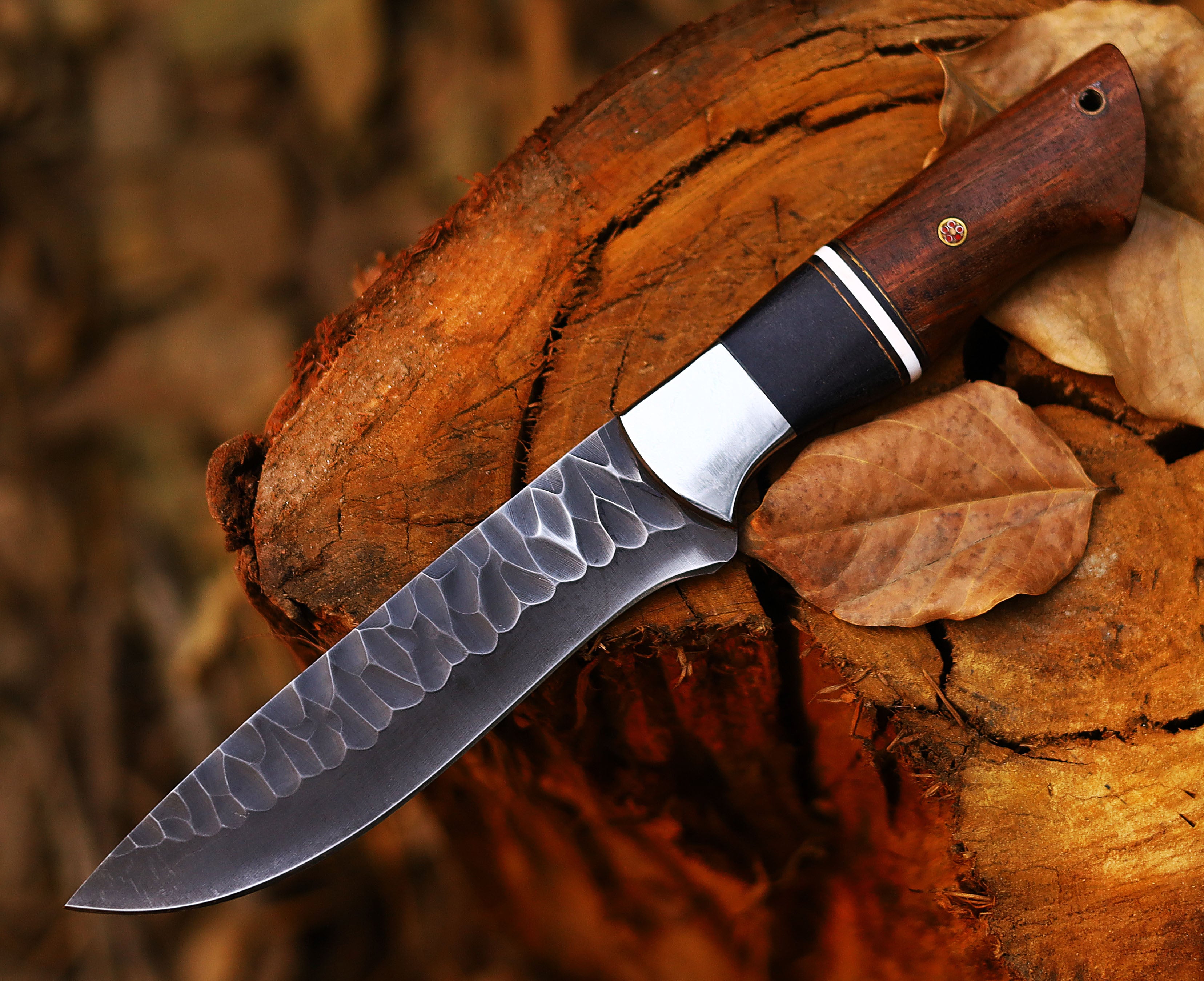 Handmade High Carbon Stainless Steel Hunting Knife - Precision Craftsmanship for Superior Outdoor Performance