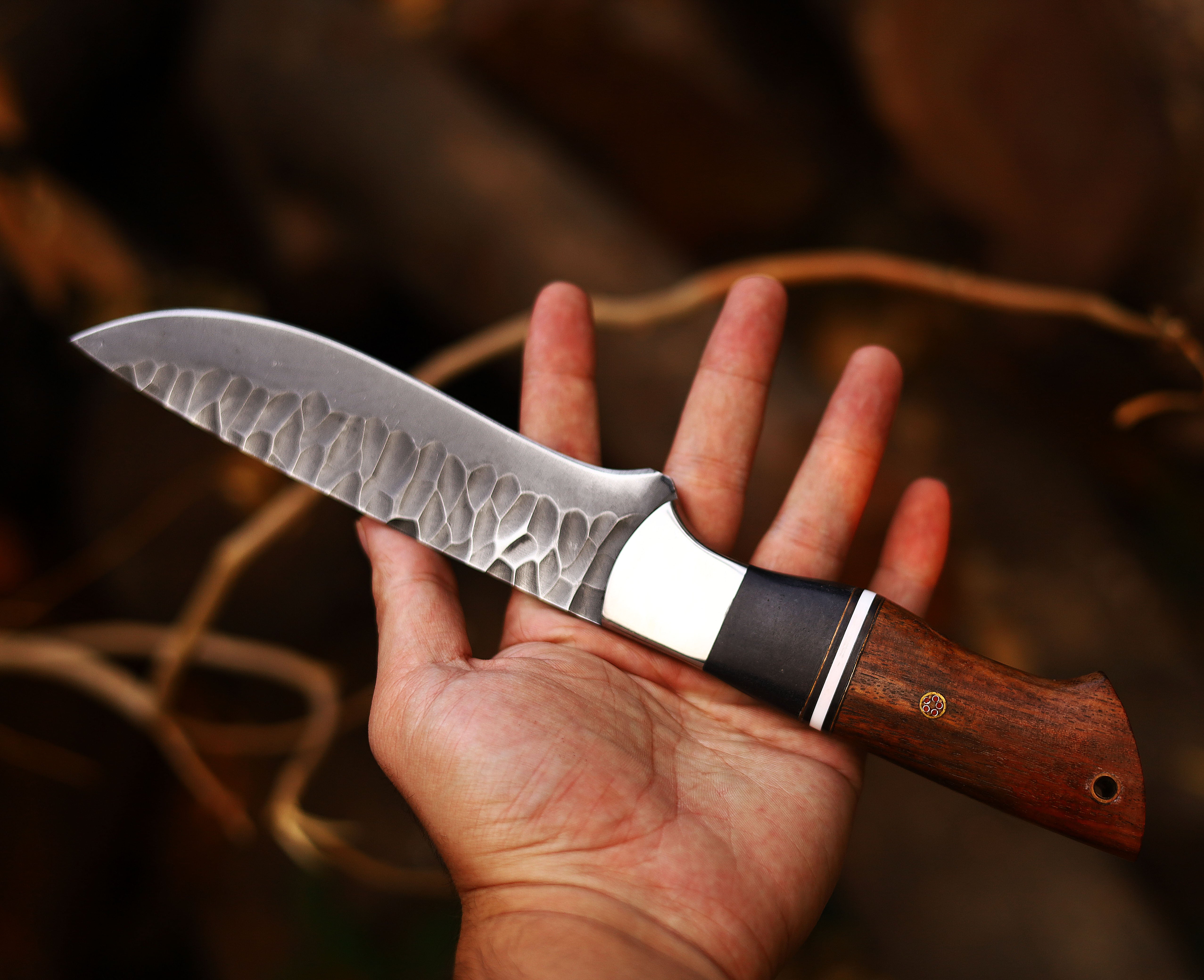 Handmade High Carbon Stainless Steel Hunting Knife - Precision Craftsmanship for Superior Outdoor Performance