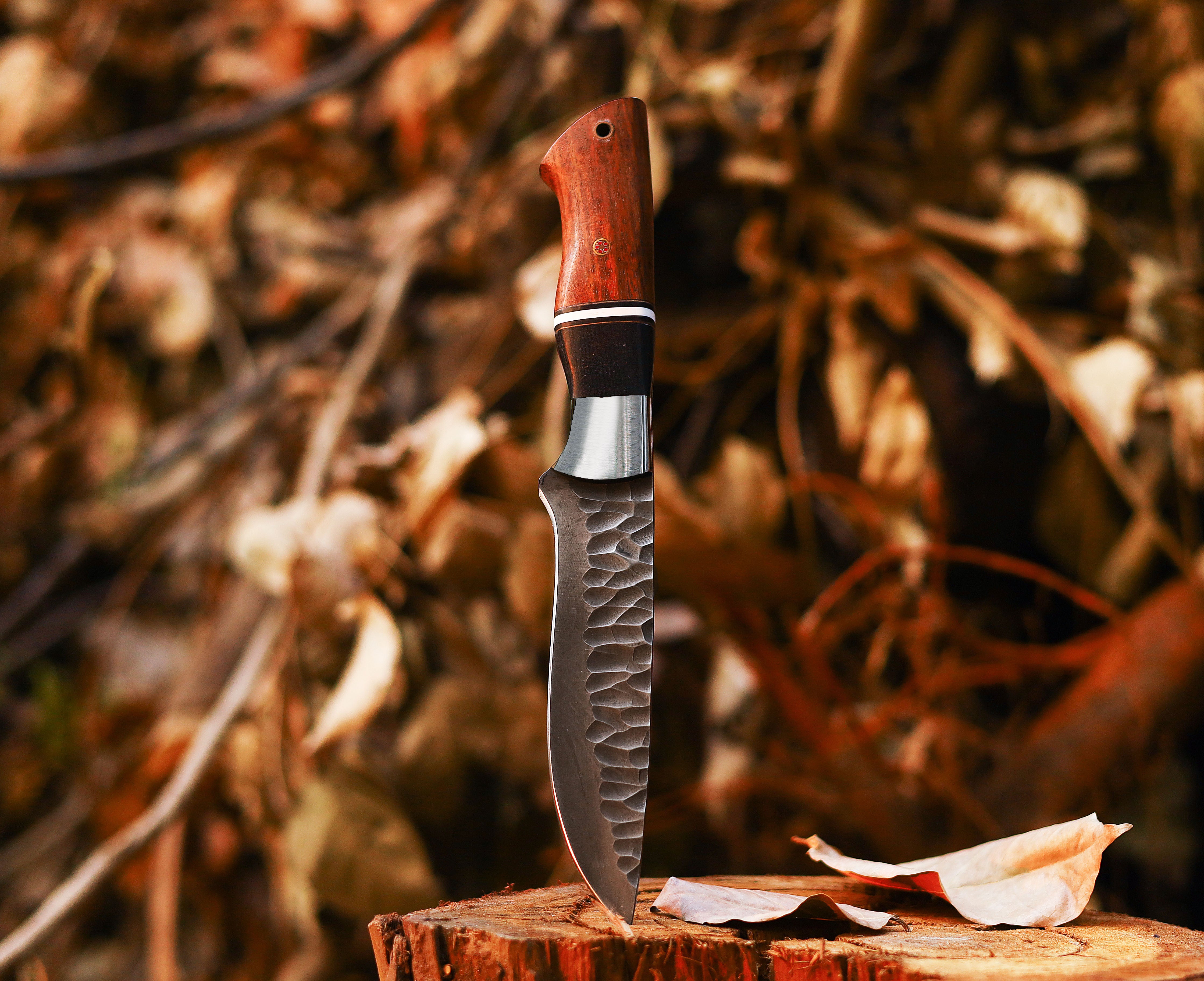 Handmade High Carbon Stainless Steel Hunting Knife - Precision Craftsmanship for Superior Outdoor Performance