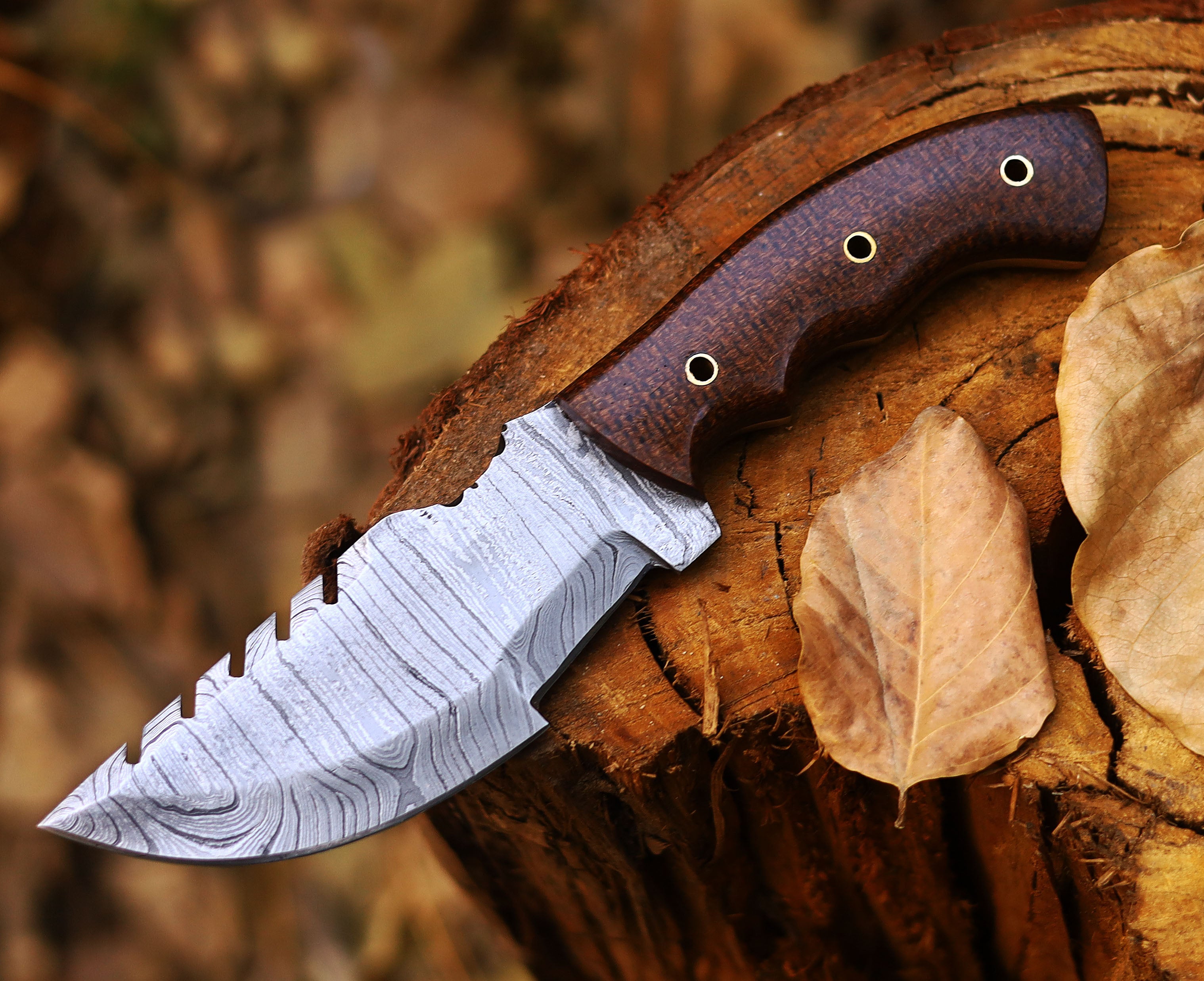 Handmade Damascus Steel Hunting Knife - Precision Craftsmanship for Exquisite Outdoor Performance