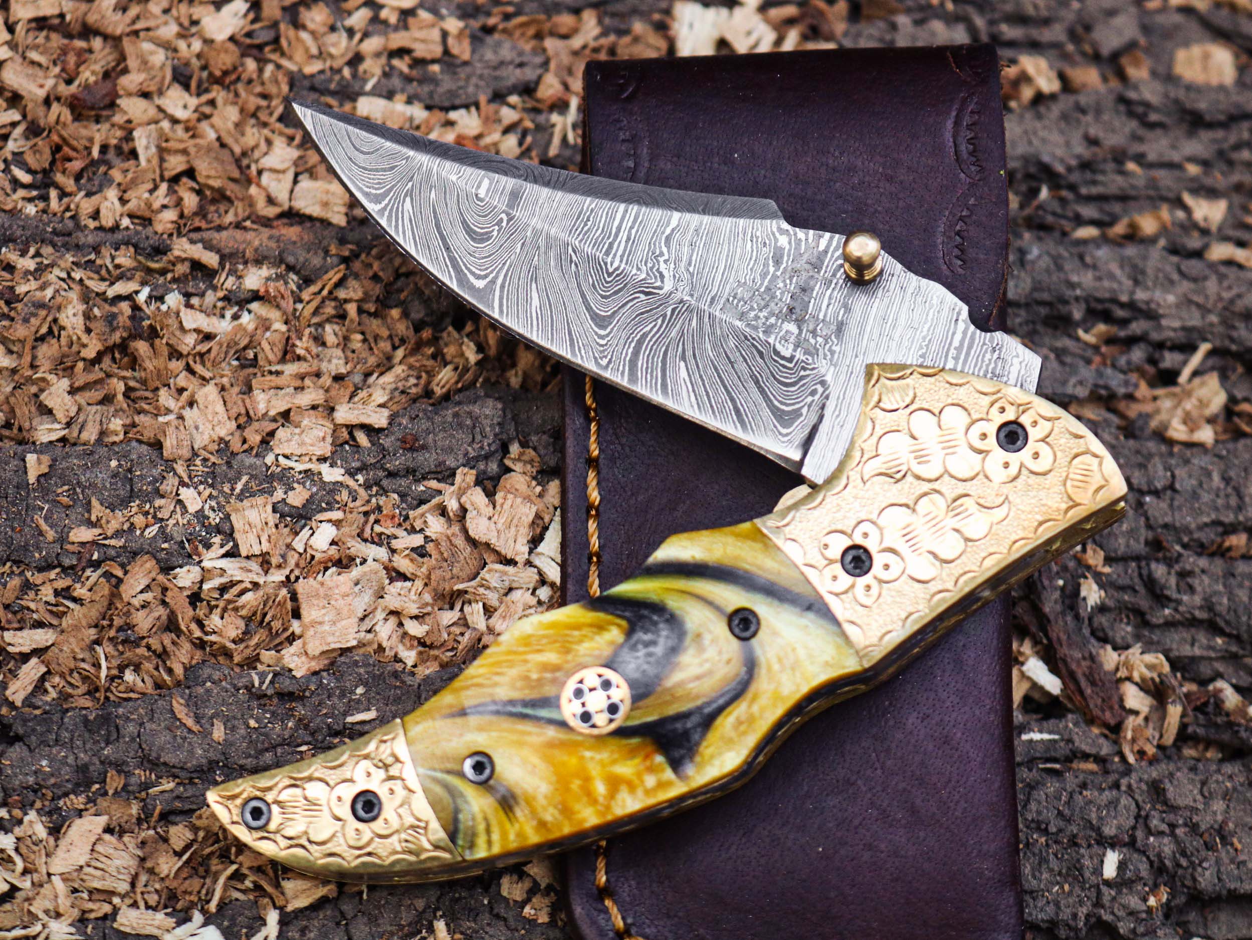 Best Handmade Damascus Folding Knife – Pocket Knife for Men & Women, Just $89