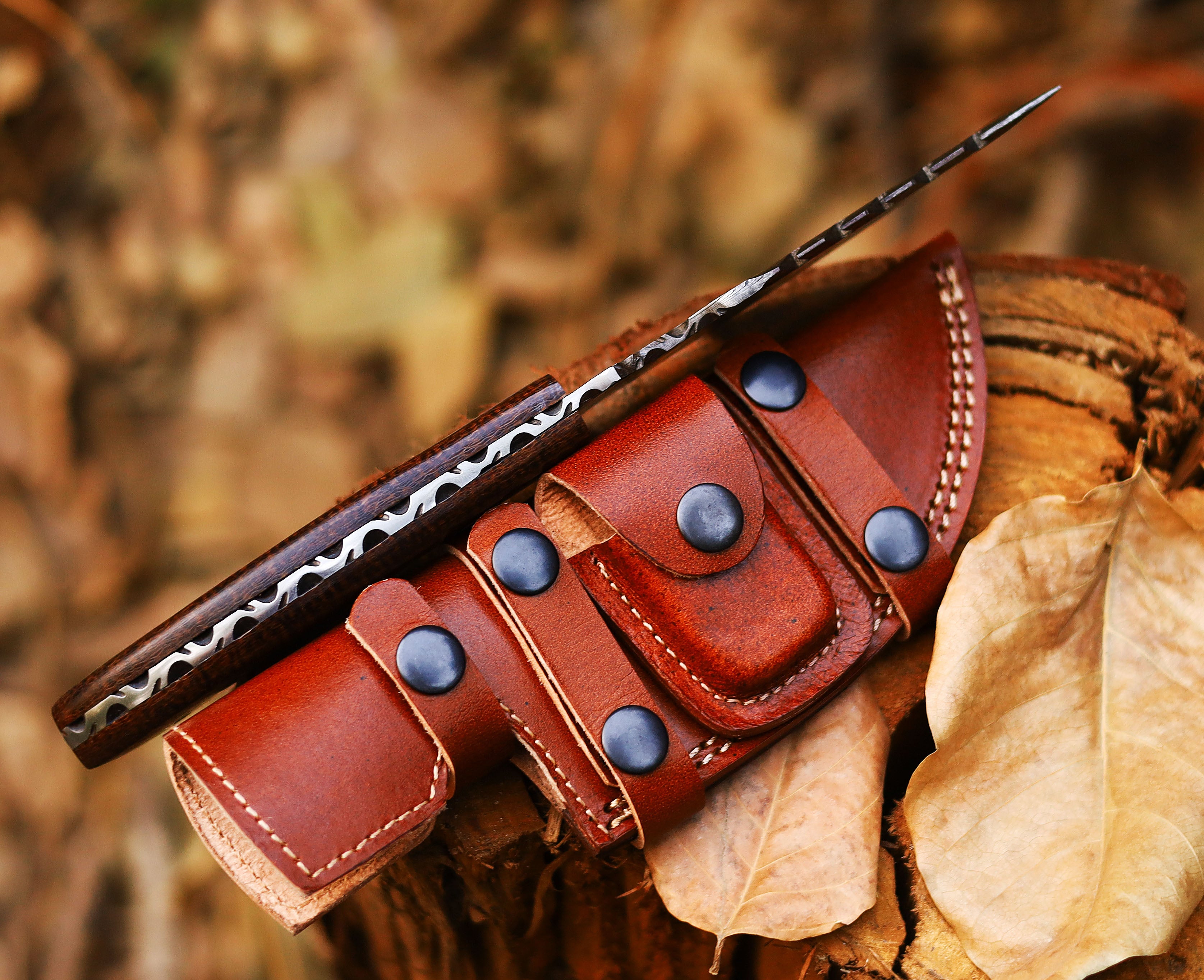 Handmade Damascus Steel Hunting Knife - Precision Craftsmanship for Exquisite Outdoor Performance